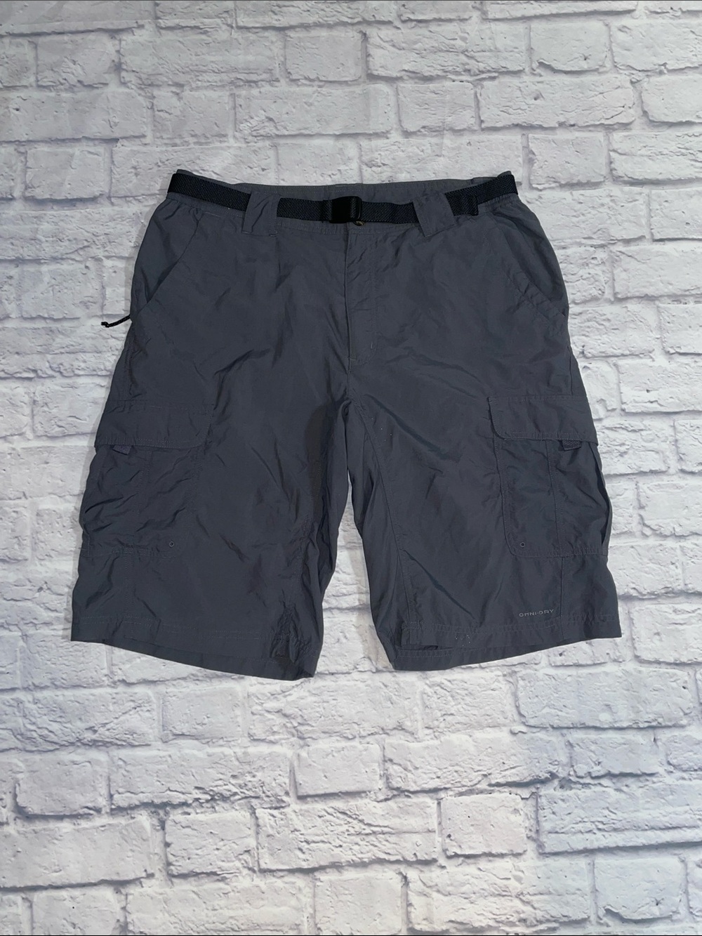 Columbia Men's Dark Gray Cargo Shorts. Medium